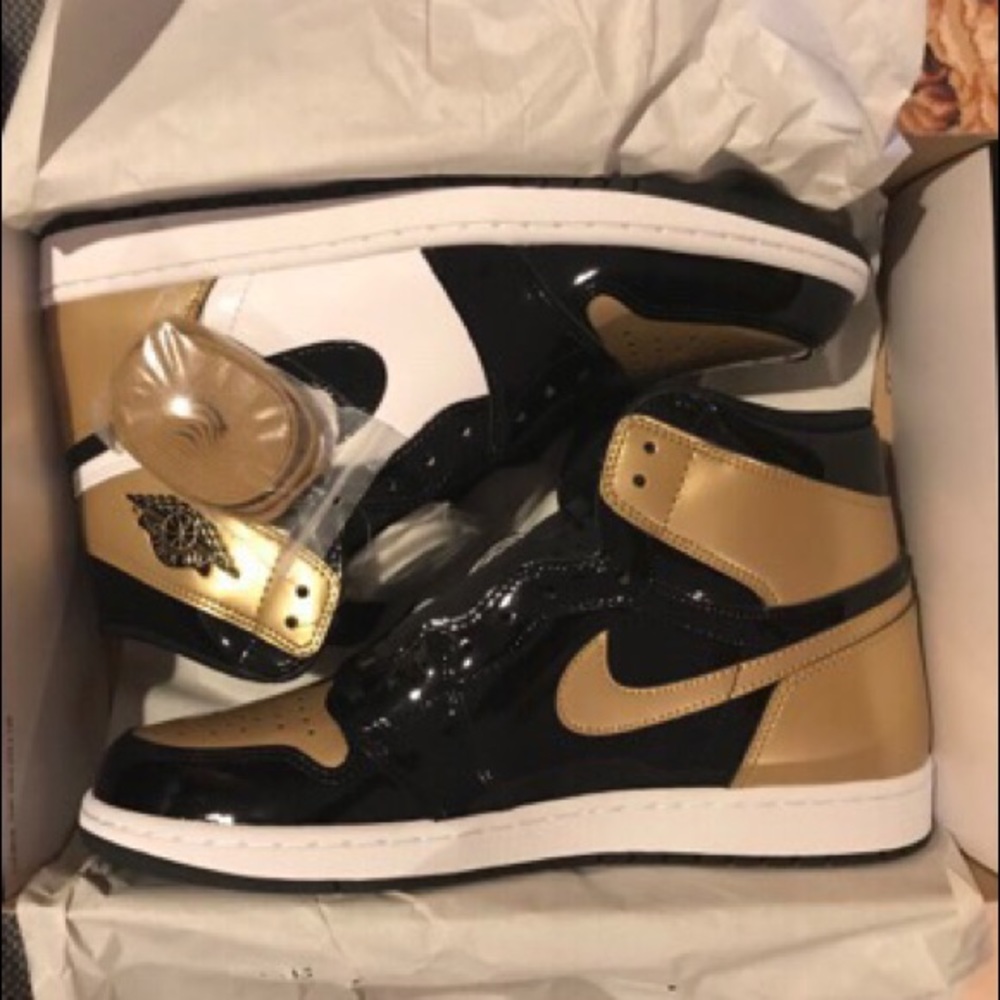 Jordan 1 Gold Toe